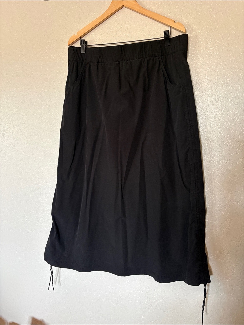 Hiking and athletic Black Maxi Skirt with Elastic Waist and Drawstring Hem